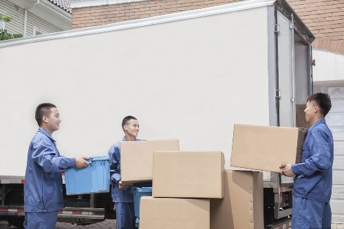 Professional movers handling a compact house move in Haroldhill