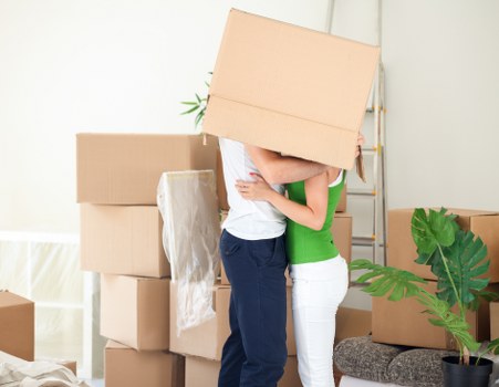 Moving day checklist for flat removals in Haroldhill